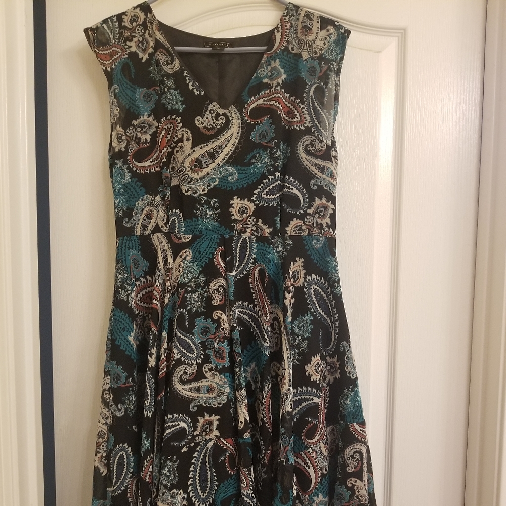 Dress - Picture 2 of 3